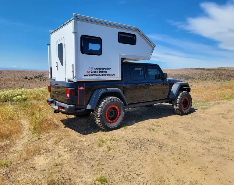 Globe Trekker Lightweight Slide-In in Desert Prairie.